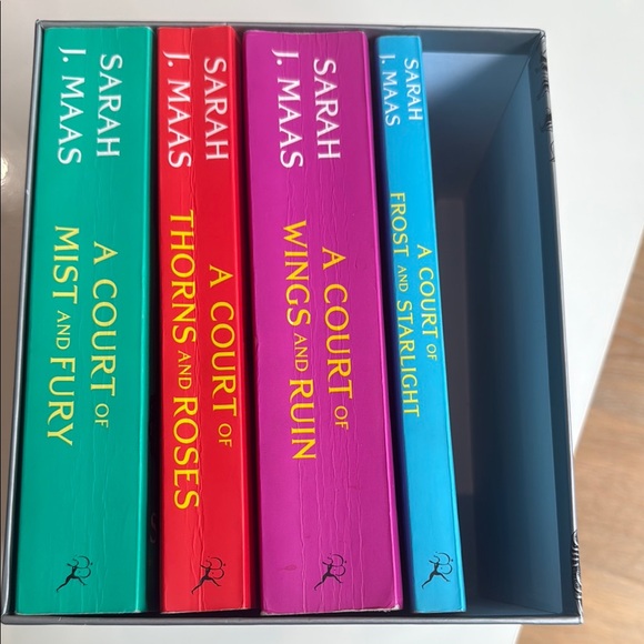 ACOTAR series - Sarah Maas - Picture 2 of 2